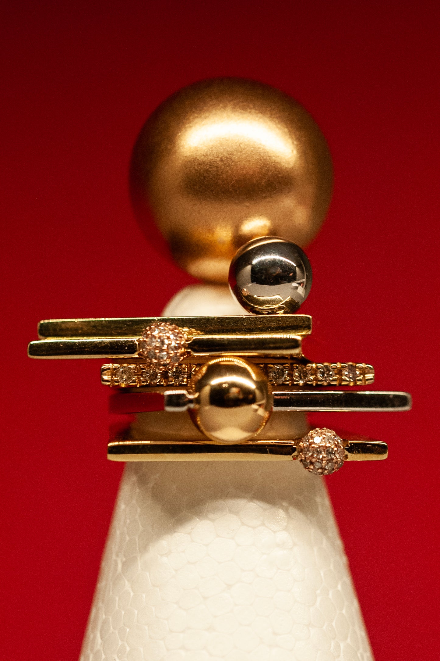 Mini dia ball baguette ring